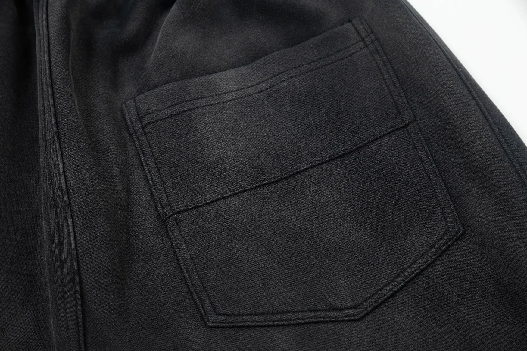 AIexahder 24New Arrival Classic logo。 ，Classic ， g ， 。 LOGO ， Versatile， ， 99%。 、 、 、1:1 。 Same Style ：Black Sizes：M 3XL